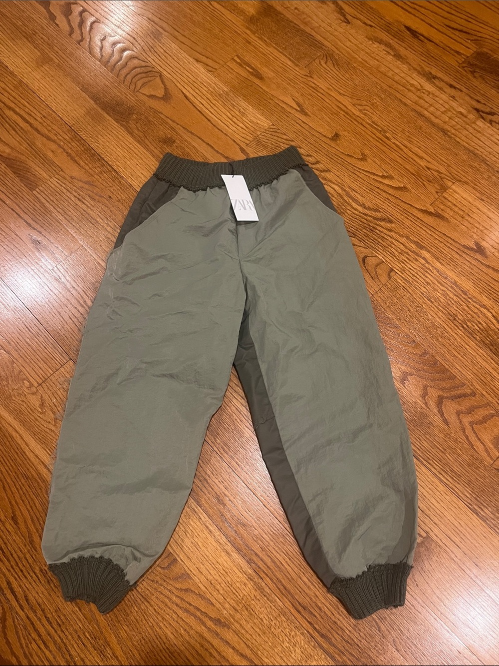 Zara women’s pants size small olive green jogger pants NWT